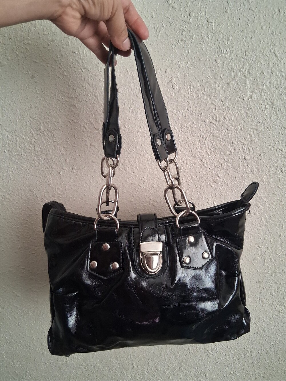 Y2k Nila Anthony Black Patent Shoulder Bag With Zipper Closure